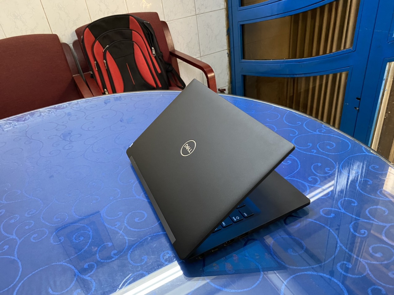 DELL LATITUDE E7390 I7 8650U 8GB 13.3" CẢM ỨNG