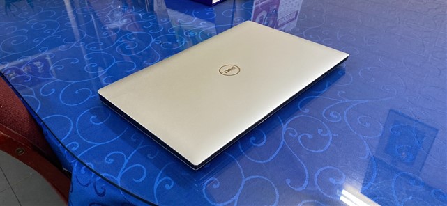 DELL PRECISION 5530 I7 8850H 16GB 512GB 15.6"FHD P1000