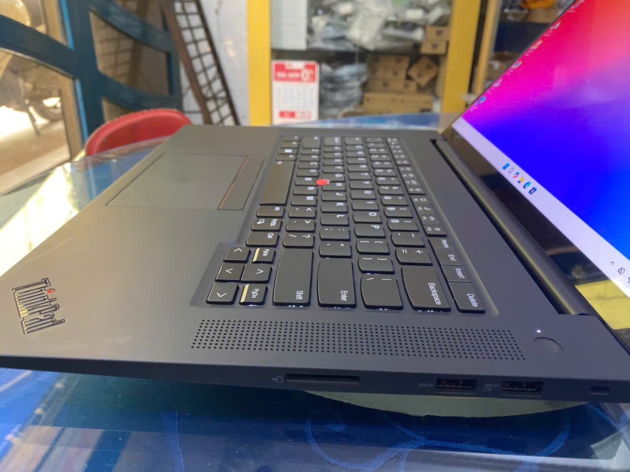 LENOVO THINKPAD P1 I7 8750H 16GB 256GB 14"FHD